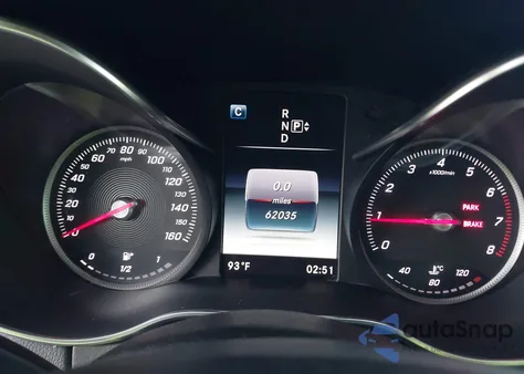 2015 Mercedes-Benz C 300 z USA, uszkodzony, nr VIN 55SWF4JB1FU077291